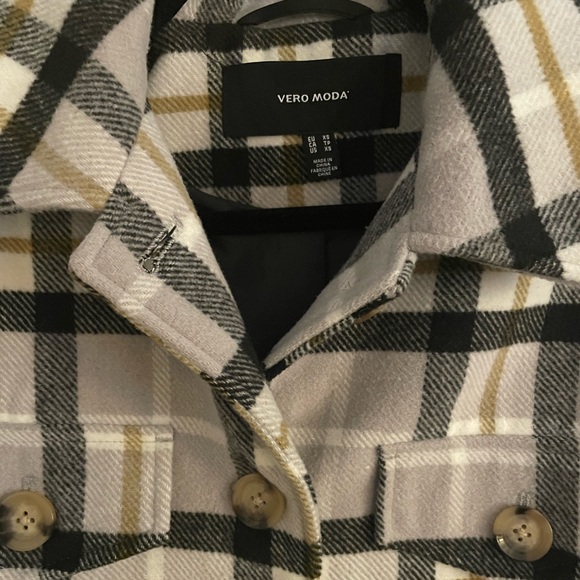 Vero Moda Oversized Shacket in Plaid - Picture 5 of 9